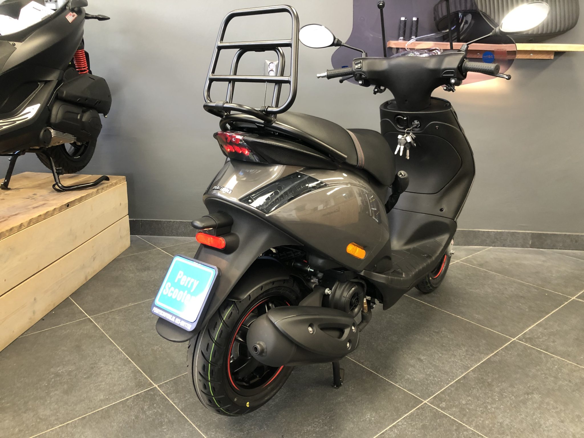 Piaggio Zip Sp Iget T V Euro Specialpaint Agaat Grijs Perry