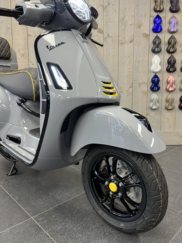 VESPA GTS 310CC HPE EURO5+ NARDO GREY EXCLUSIVE SPECIALPAINT - Afbeelding 3