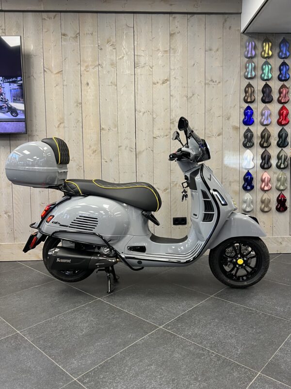VESPA GTS 310CC HPE EURO5+ NARDO GREY EXCLUSIVE SPECIALPAINT - Afbeelding 2