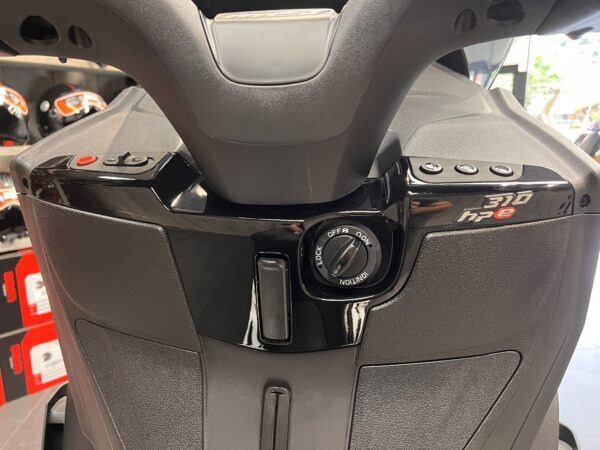 Piaggio MP3 310 Sport HPE EURO5+ SPECIAL MATZWART - Afbeelding 5