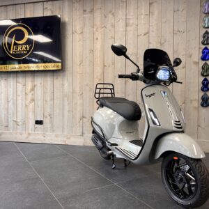 Vespa Sprint Specialpaint Porsche Chalk