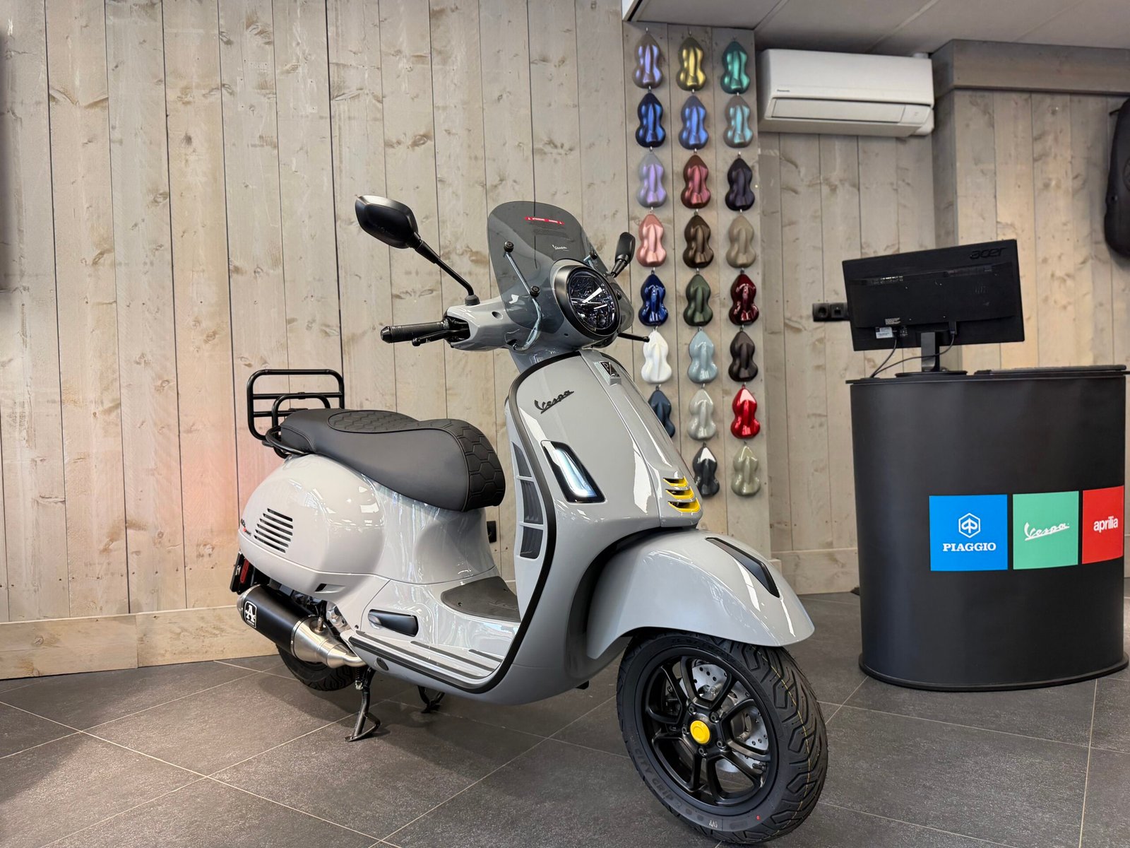 VESPA GTS 310CC SUPERTECH HPE EURO5+ NARDO GREY EXCLUSIVE SPECIALPAINT ARROW