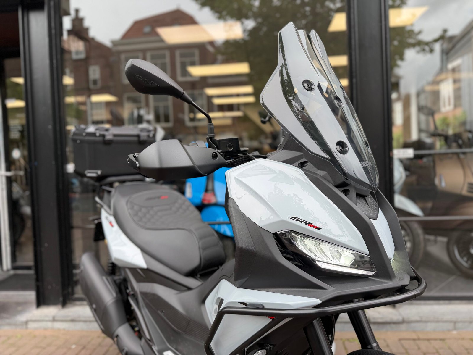 APRILIA SR GT 400CC EURO5+ DUSTY GREY SPECIAL EXCLUSIVE - Afbeelding 4