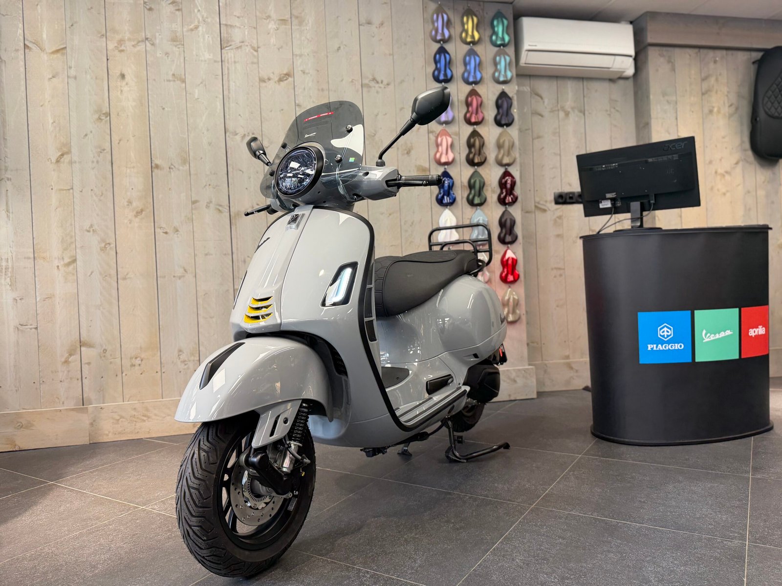 VESPA GTS 310CC SUPERTECH HPE EURO5+ NARDO GREY EXCLUSIVE SPECIALPAINT ARROW - Afbeelding 2