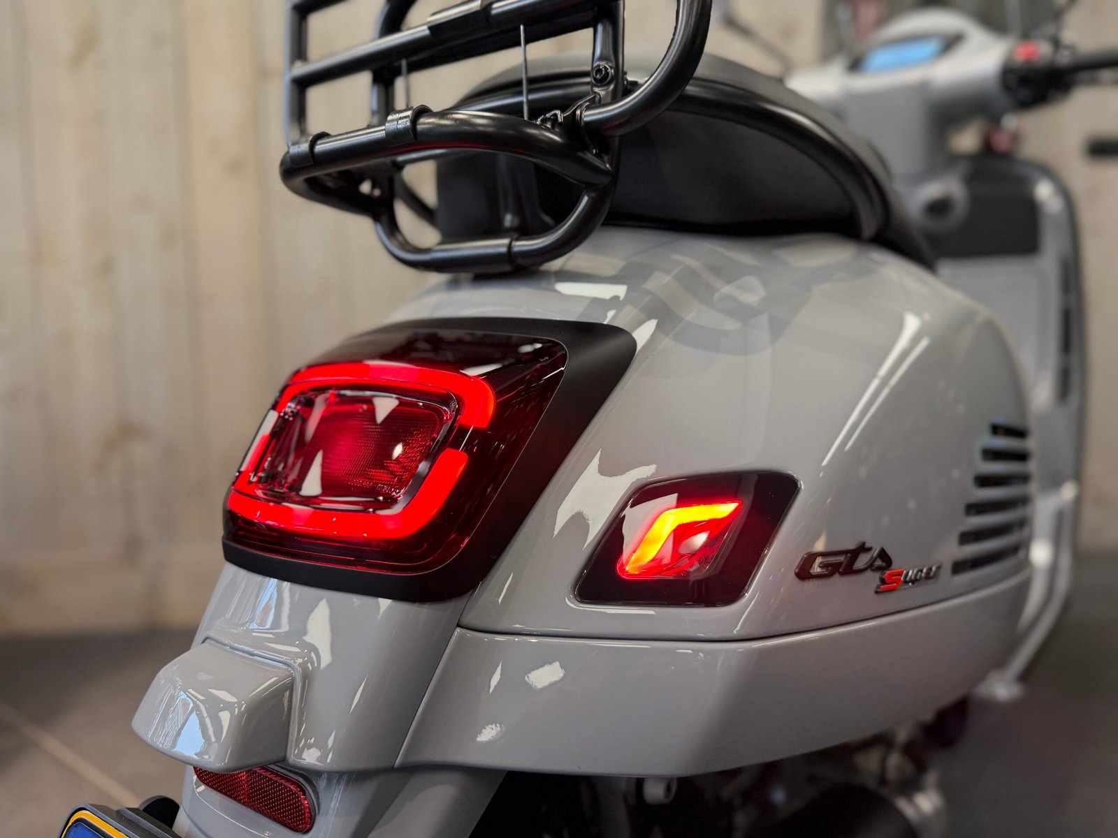 VESPA GTS 310CC SUPERTECH HPE EURO5+ NARDO GREY EXCLUSIVE SPECIALPAINT ARROW - Afbeelding 11