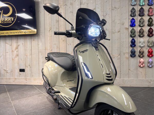 Vespa Sprint Specialpaint Khaki Green - Afbeelding 8