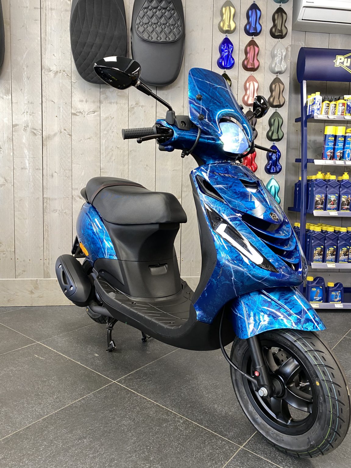 Piaggio Zip SP IGET 4T 3V Euro 5 Airbrush Special Perry Scooters Haarlem