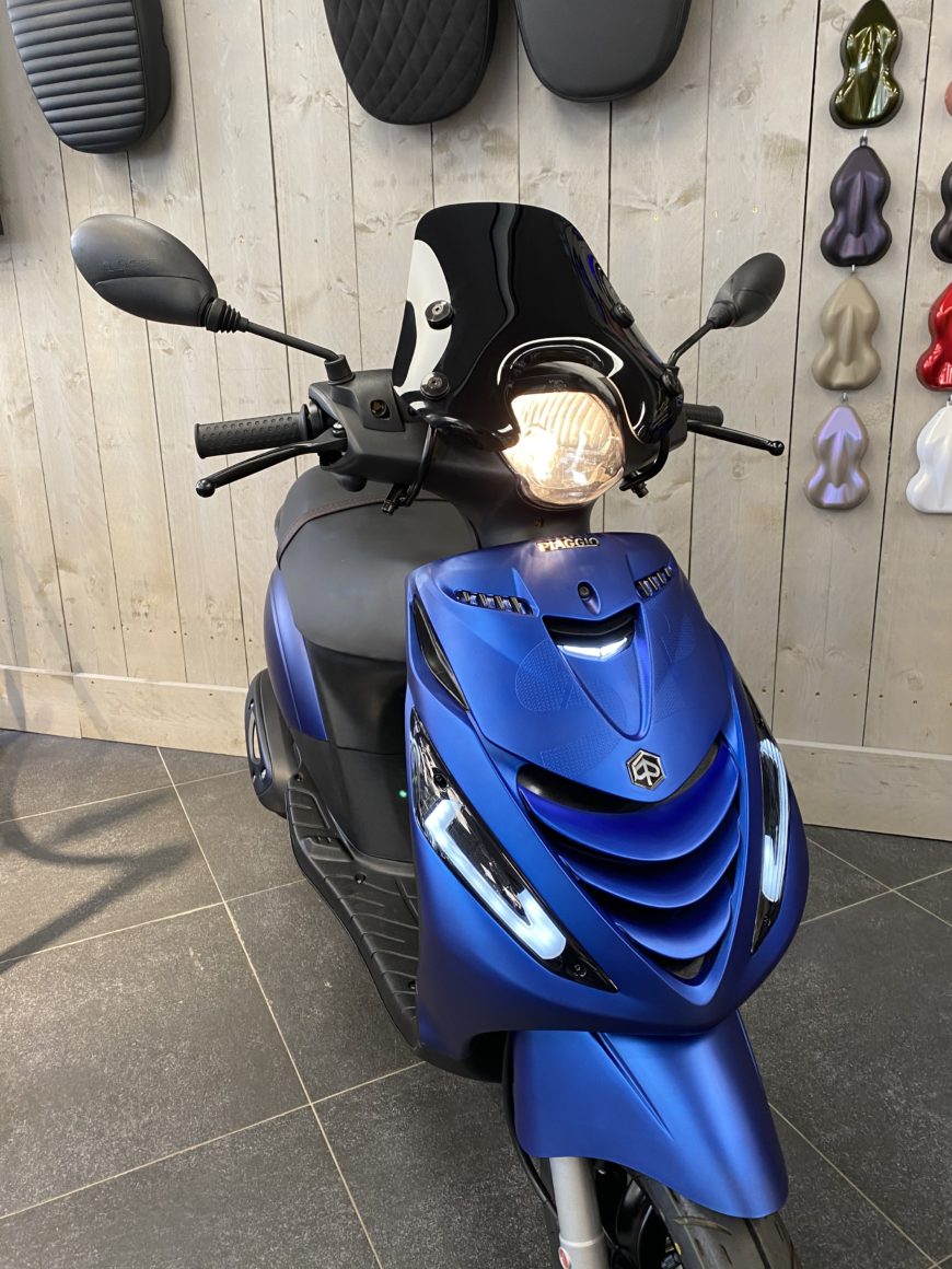 Piaggio Zip SP IGET 4T 3V Euro 5 Specialpaint BMW M45 Blue Perry